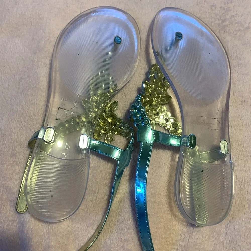 Shoes 🩴 - Picture 2 of 2